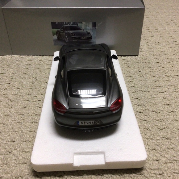 Porsche Cayman S 1:18 Scale Model. New in Box. - Picture 4 of 9